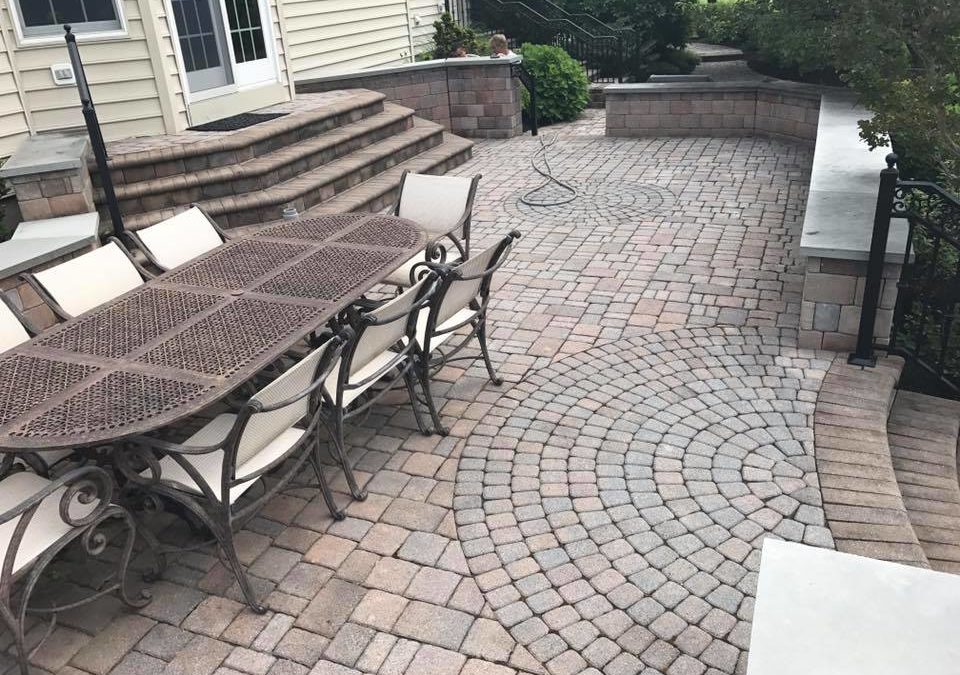 Great Hardscaping Options for Patios and Outdoor Living